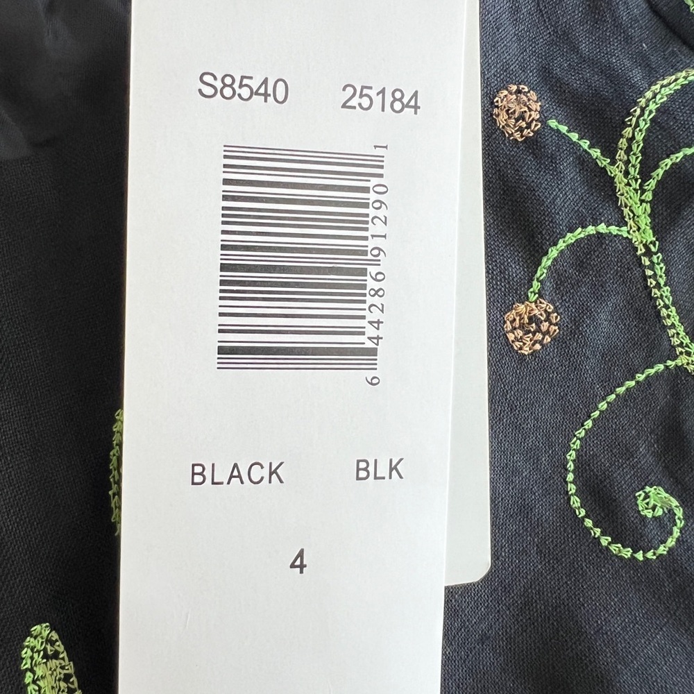 S.L.B. Womens Linen
Embroidered Crop Size 4
Pants Black Floral - Picture 4 of 5